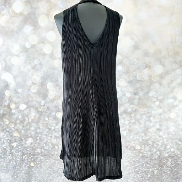 Soho Apparel Petite Medium Black Pleated High Collar with Open Neck A-Line LBD - Picture 3 of 14